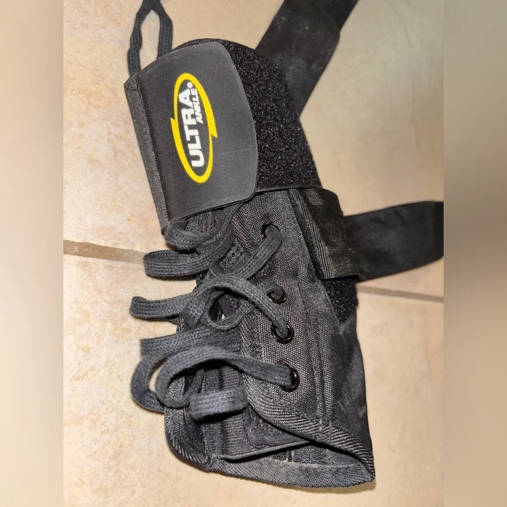 Ultra Ankle 360 Lace-Up Brace with Adjustable Compression Straps